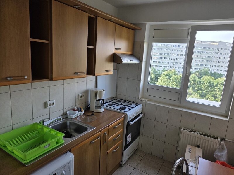 Camil Ressu vav gura de metrou Dristor, 5 minute mall Park Lake si parc IOR