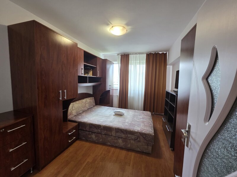 Camil Ressu vav gura de metrou Dristor, 5 minute mall Park Lake si parc IOR